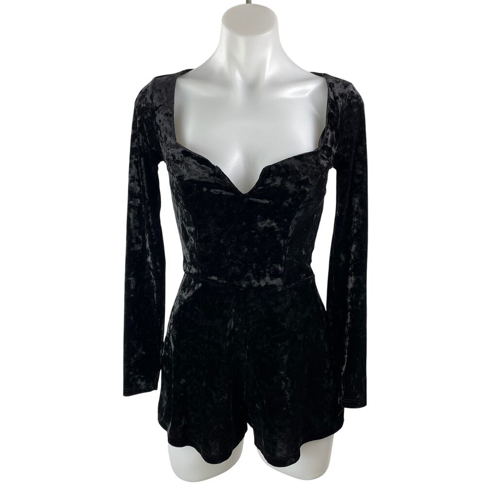 Urban Outfitters Sasha Crushed Black Long Sleeves Velvet Jumpsuit Romper Sz XS